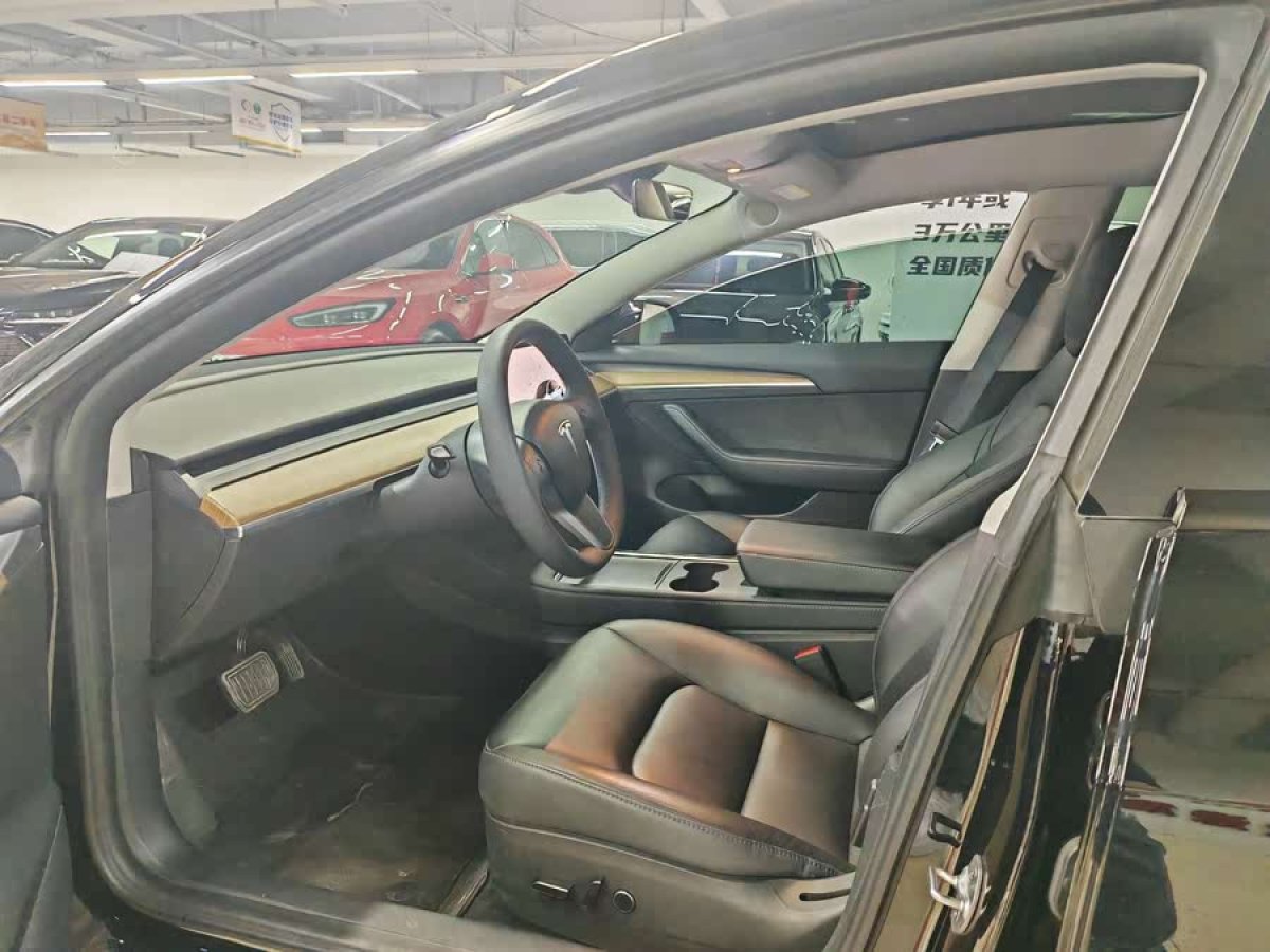 特斯拉 Model 3  2022款 后輪驅(qū)動版圖片