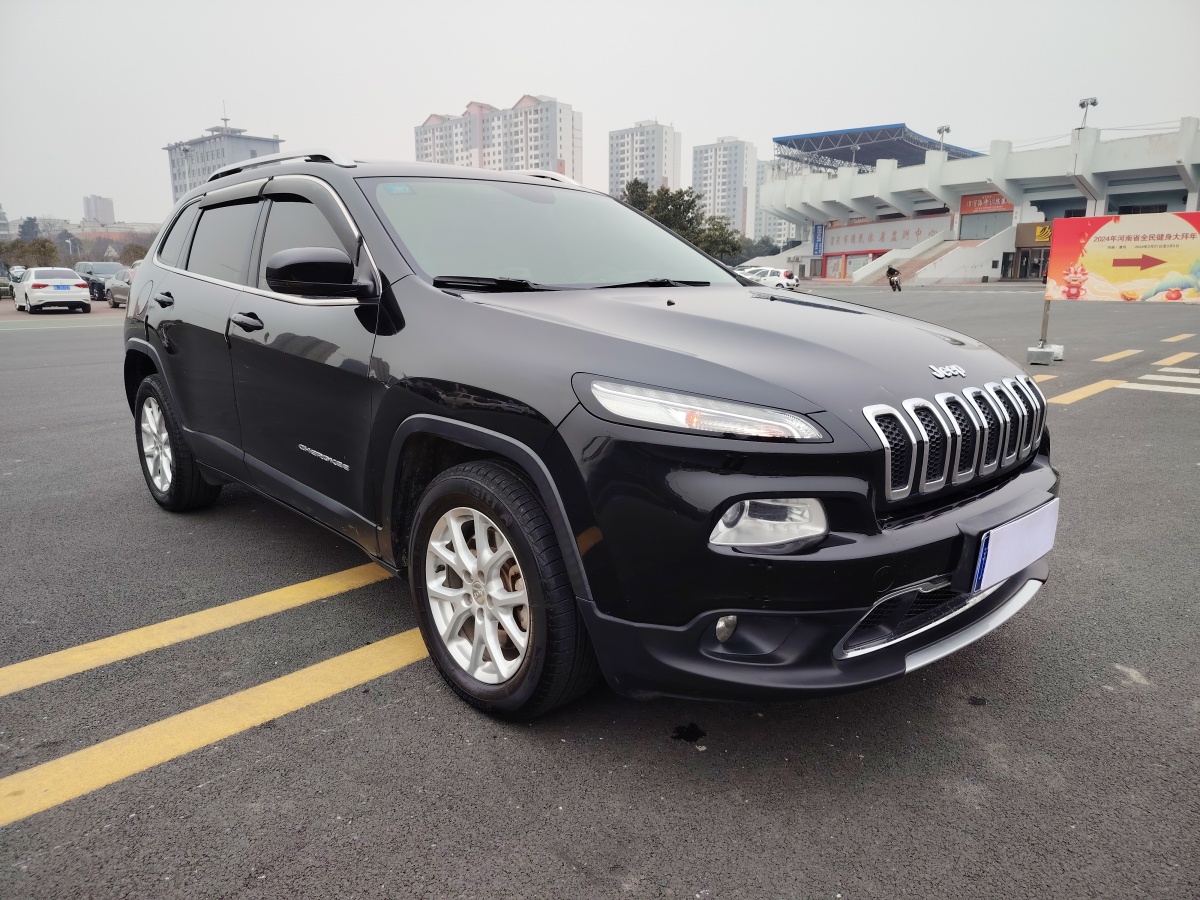 Jeep 自由光  2017款 2.4L 領(lǐng)先智能版圖片