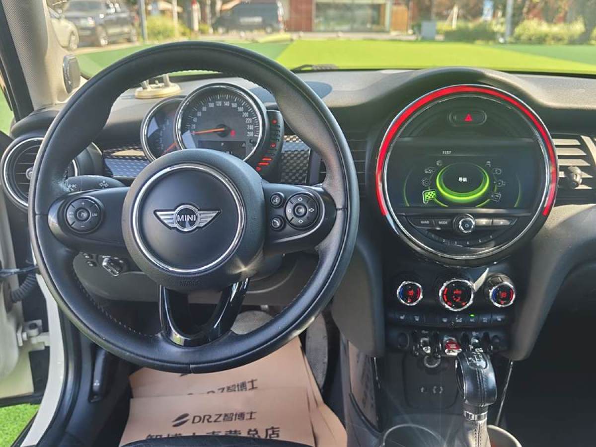 2017年1月MINI MINI  2016款 2.0T COOPER S 表現(xiàn)派 五門版