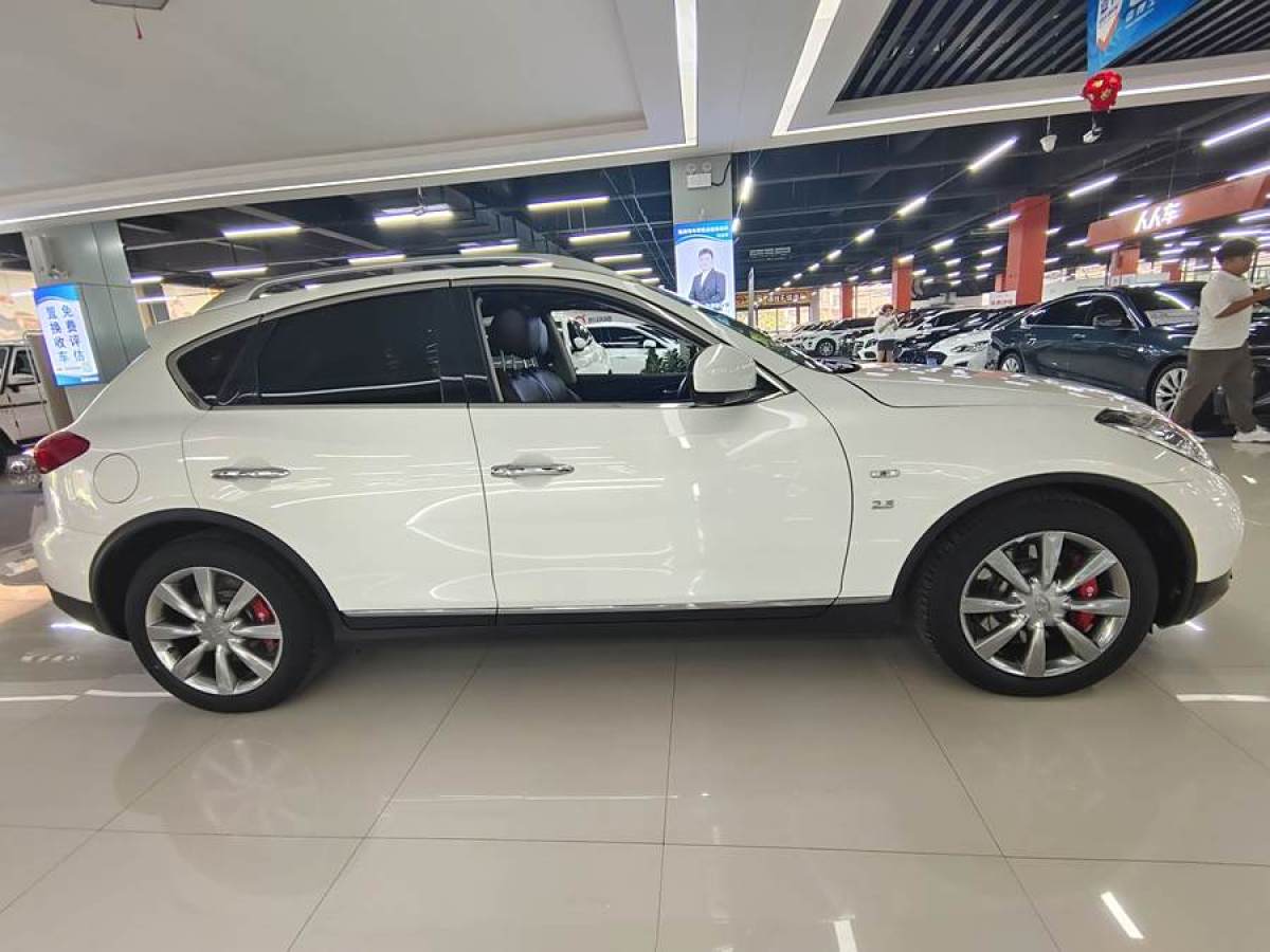 英菲尼迪 QX50  2013款 2.5L 兩驅(qū)尊雅版圖片