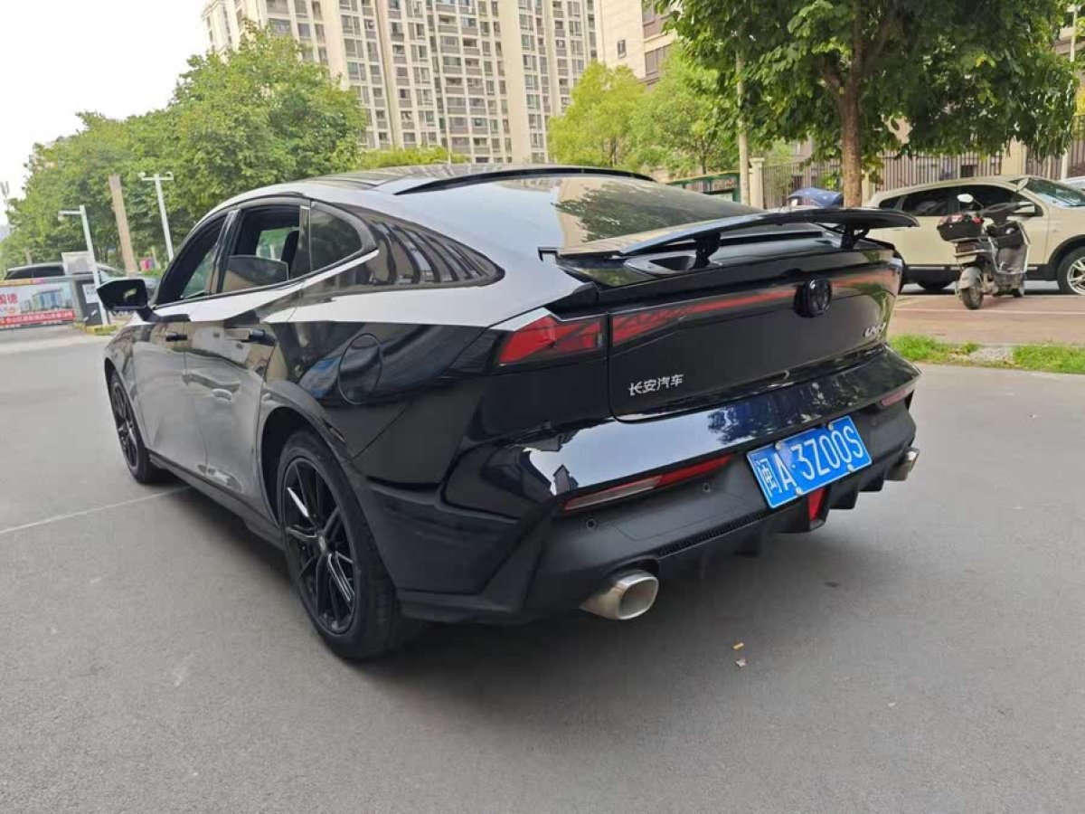 長(zhǎng)安 長(zhǎng)安UNI-V  2023款 1.5T 尊貴型圖片