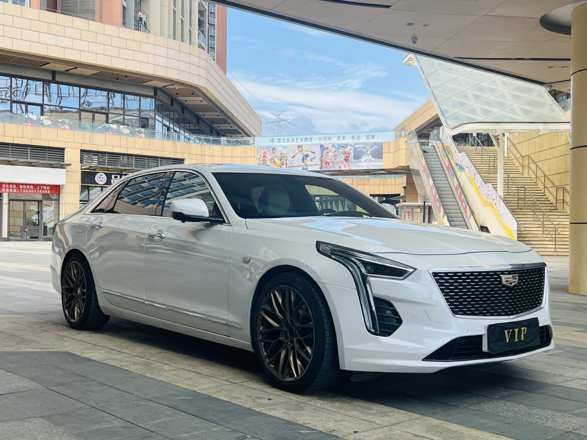 凱迪拉克 CT6  2019款 28T 時(shí)尚型圖片