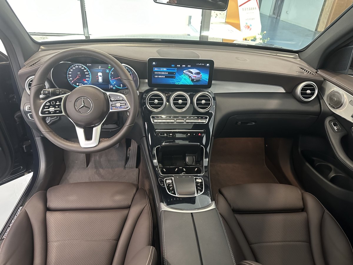 2021年6月奔馳 奔馳GLC  2021款 GLC 260 L 4MATIC 動感型