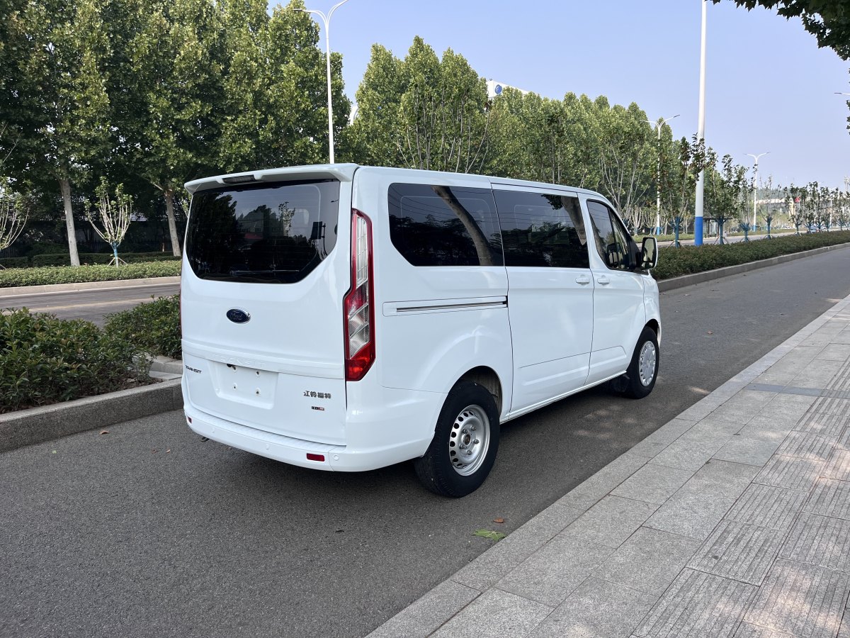 2020年1月福特 全順  2019款 2.0T柴油商旅車短軸低頂7座國VI