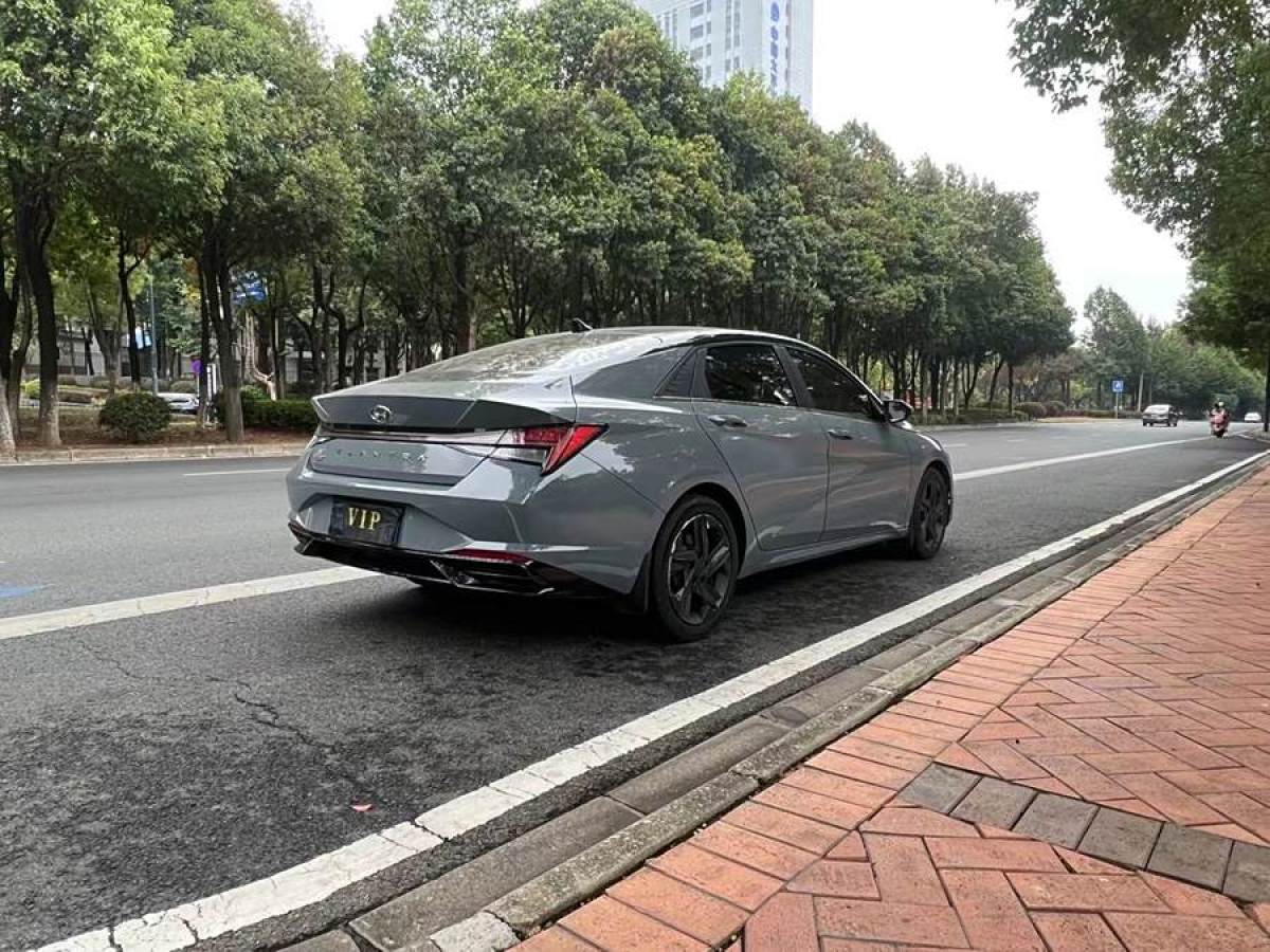 2021年9月現(xiàn)代 伊蘭特  2021款 1.5L LUX尊貴版