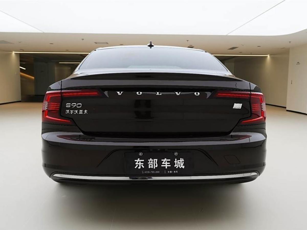 沃爾沃 S90新能源  2025款 插電式混動(dòng) 四驅(qū)長(zhǎng)續(xù)航智逸豪華版圖片