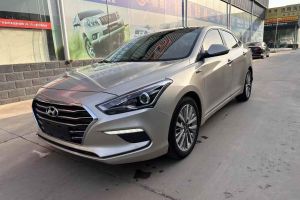 名圖 現(xiàn)代 1.6T 自動(dòng)旗艦型TOP