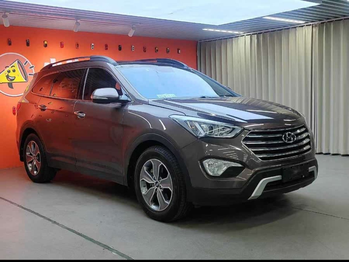 現(xiàn)代 格越  2013款 3.0L 7座四驅(qū)舒適版圖片
