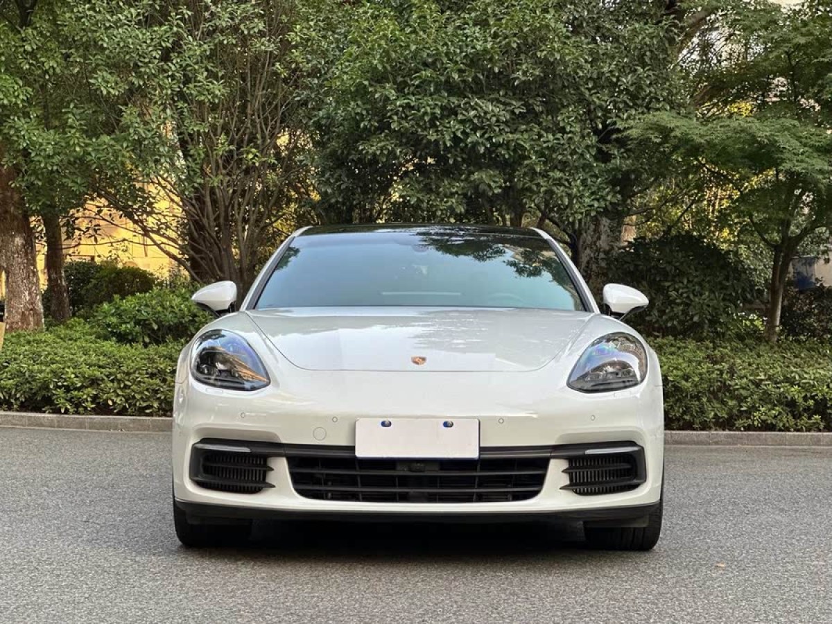 保時(shí)捷 Panamera  2019款 Panamera 十周年紀(jì)念版 2.9T圖片