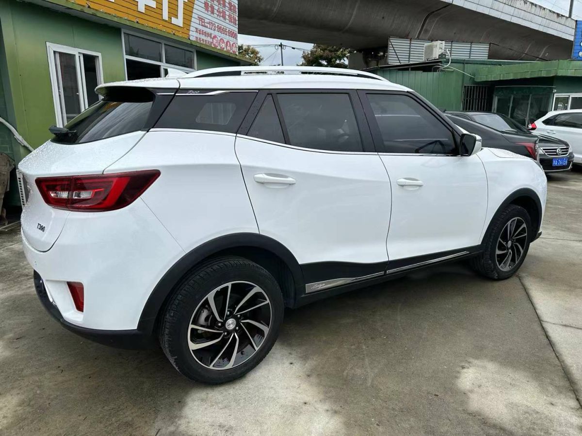 金杯 T30  2018款 1.3L 廂式PVC標(biāo)準(zhǔn)型DLCG12圖片