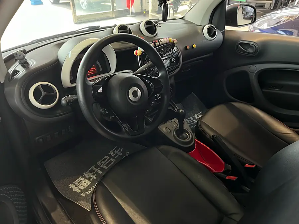 smart fortwo  2015款 1.0L 52千瓦硬頂靈動(dòng)版圖片