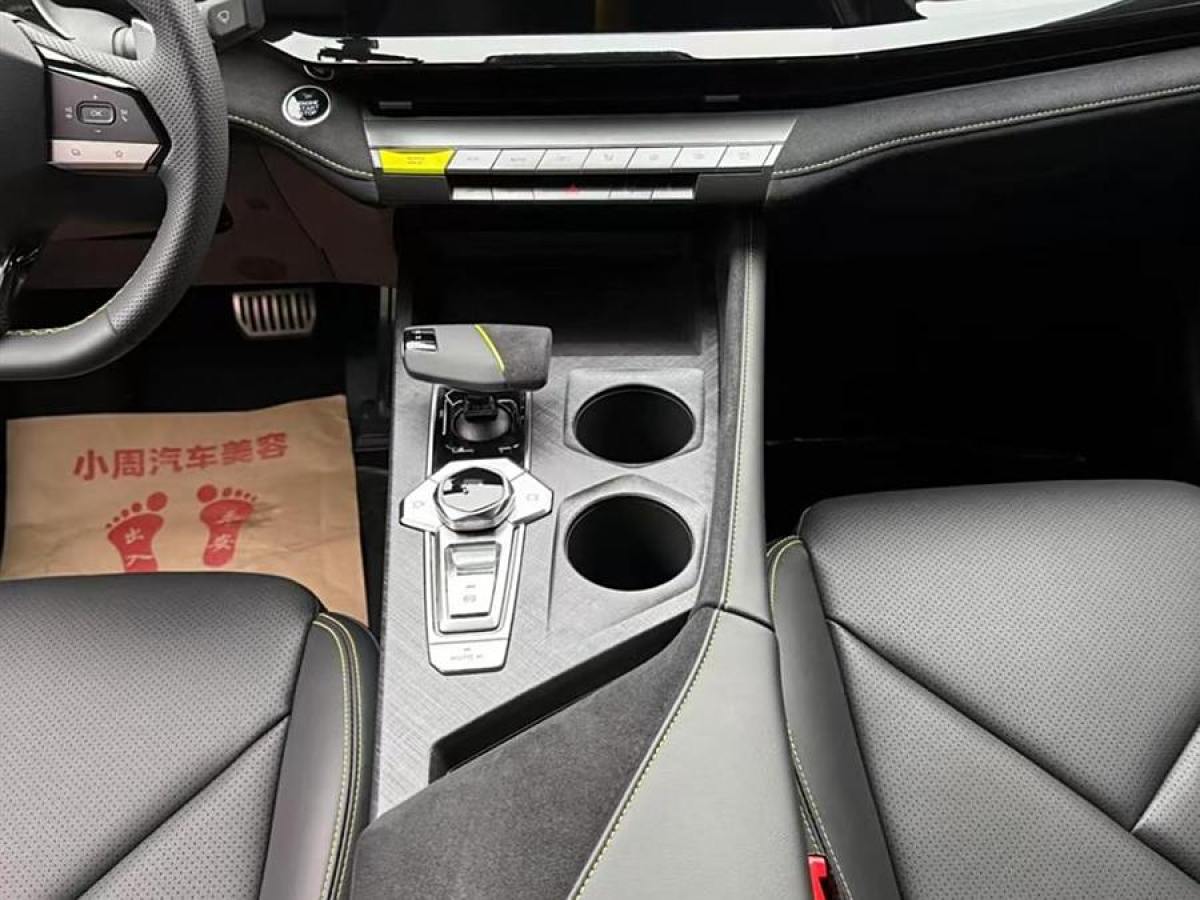 長安 長安UNI-V  2022款 1.5T 智慧領(lǐng)航型圖片