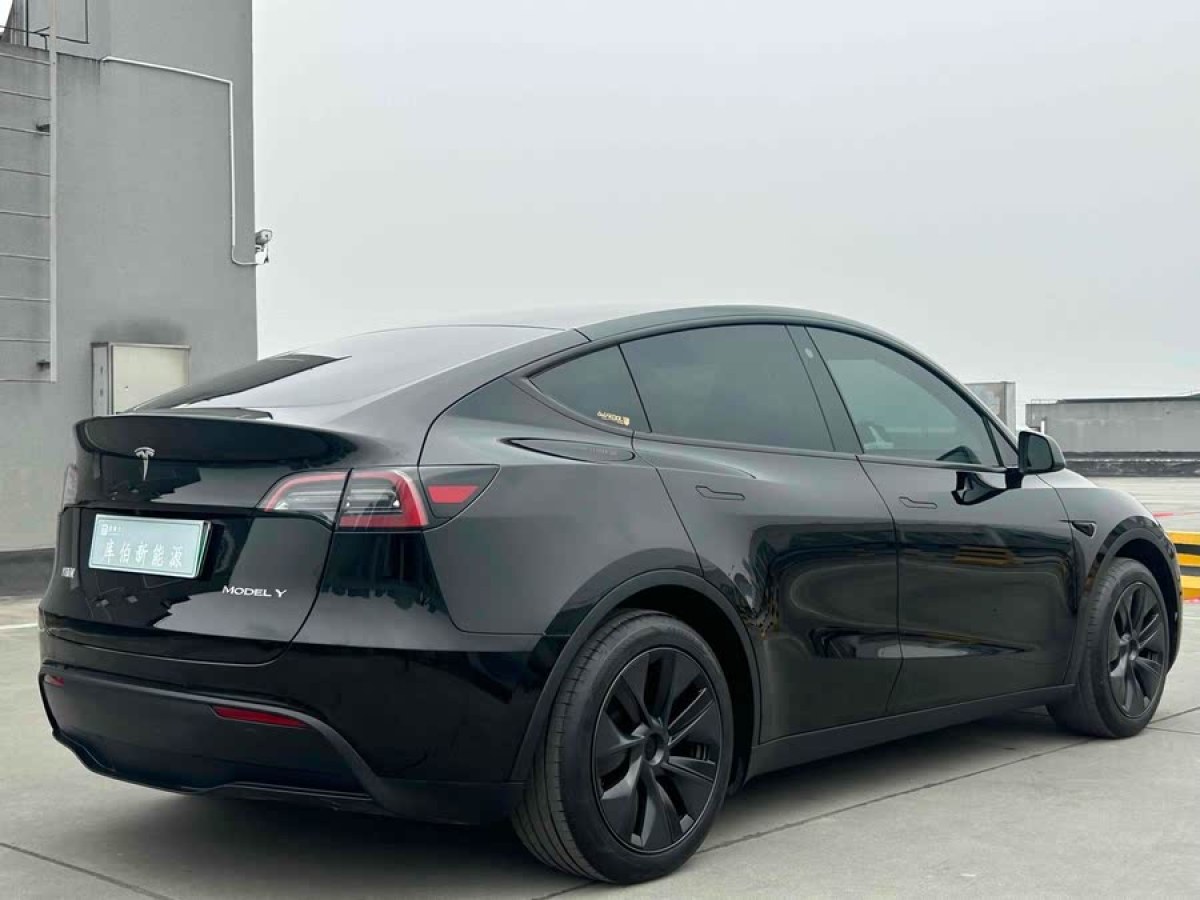 特斯拉 Model Y  2023款 后輪驅(qū)動(dòng)版圖片