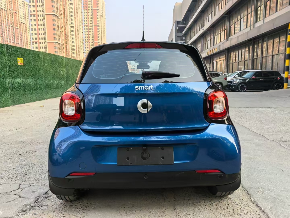 smart forfour  2018款 1.0L 52千瓦激情版圖片