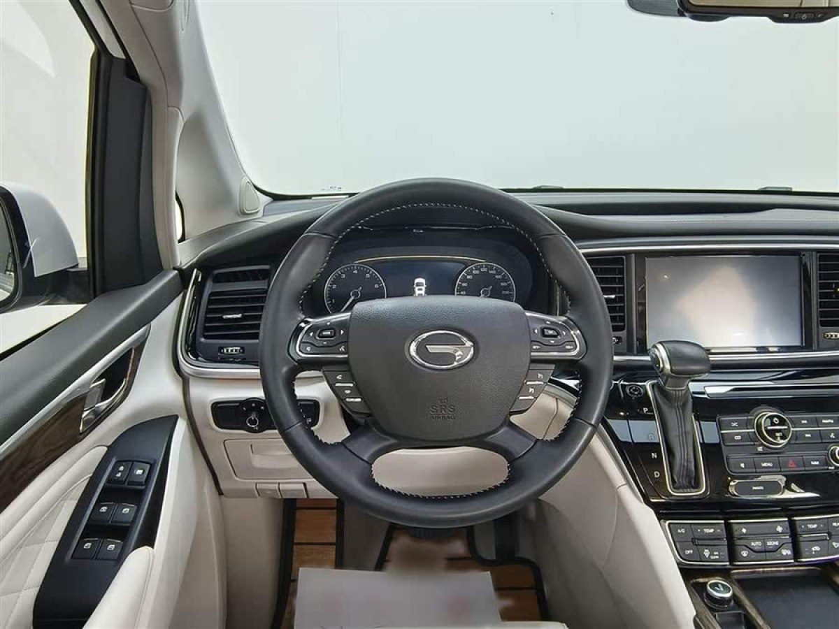廣汽傳祺 M8  2018款 320T 尊貴版圖片