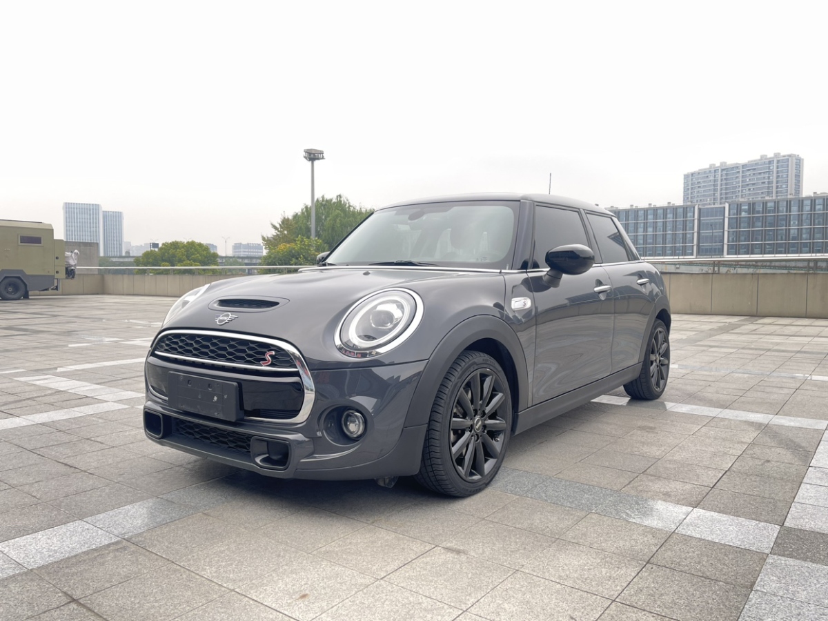 MINI MINI  2021款 2.0T COOPER S 經(jīng)典派 五門版圖片