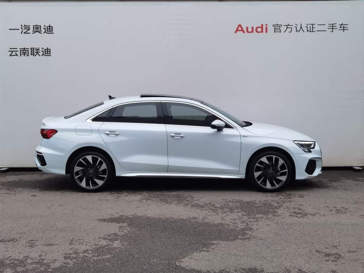 奧迪 奧迪A3  2022款 A3L Limousine 35 TFSI 時(shí)尚運(yùn)動(dòng)型圖片