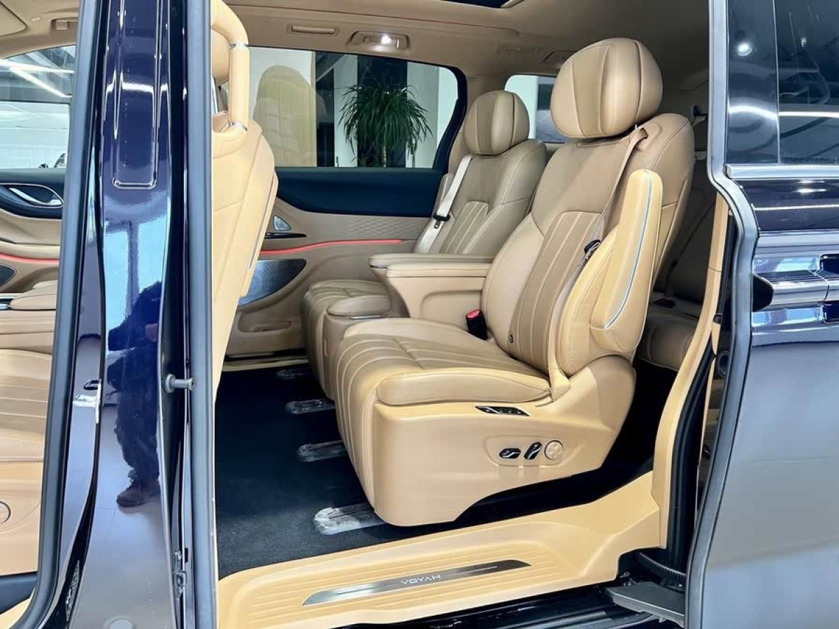 嵐圖 夢想家  2024款 PHEV 超長續(xù)航尊貴版圖片