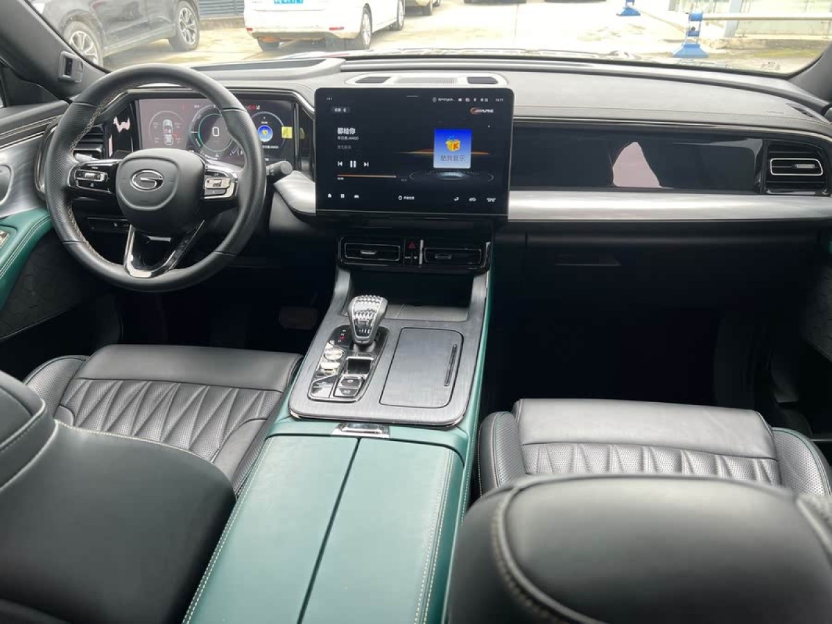 廣汽傳祺 GS8  2022款 雙擎系列 2.0TM 兩驅(qū)尊貴版 （七座）圖片