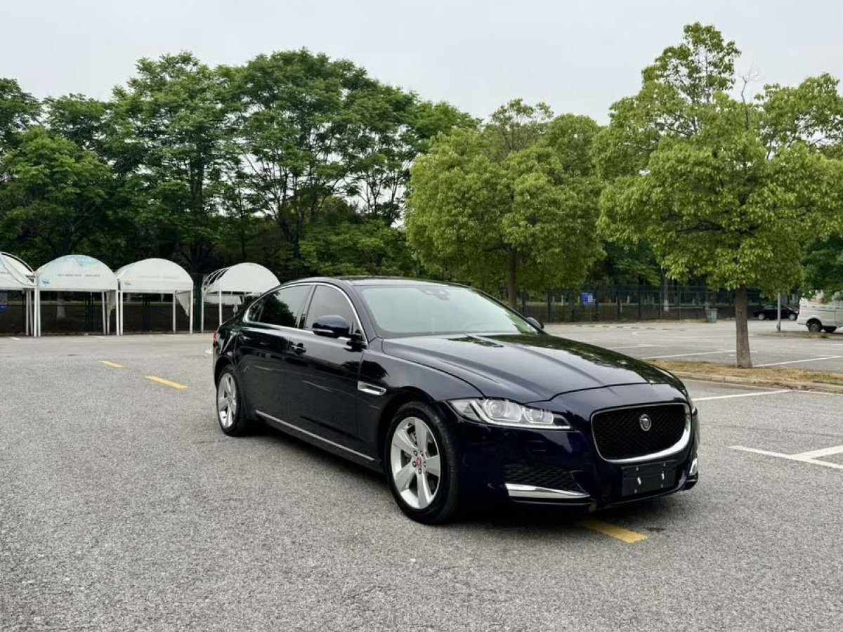 捷豹 XFL  2020款 XFL 2.0T P200 兩驅(qū)精英版圖片