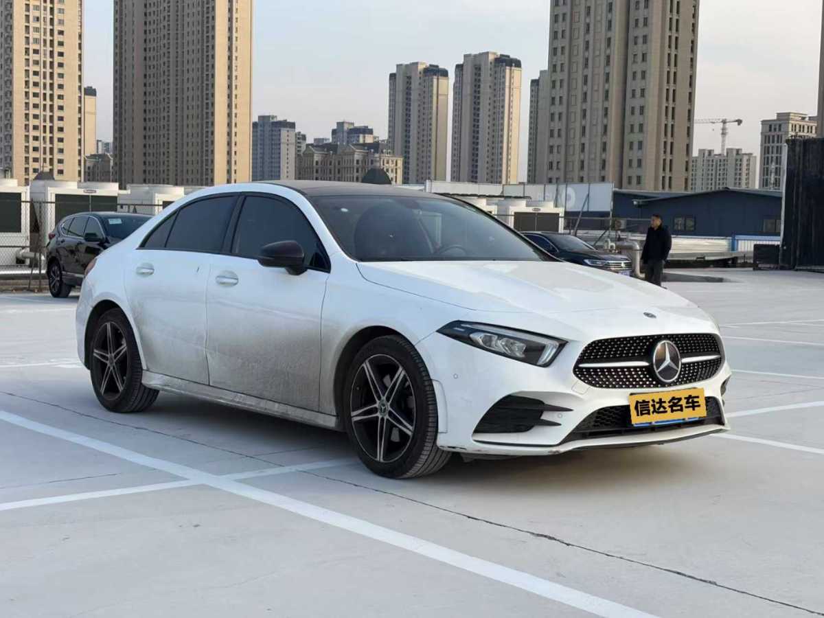 奔馳 奔馳A級  2019款  A 220 L 4MATIC 運動轎車圖片