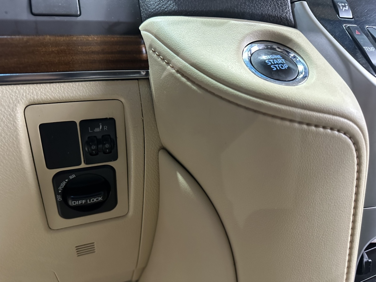 豐田 蘭德酷路澤  2015款 4.6L V8 中東限量版圖片