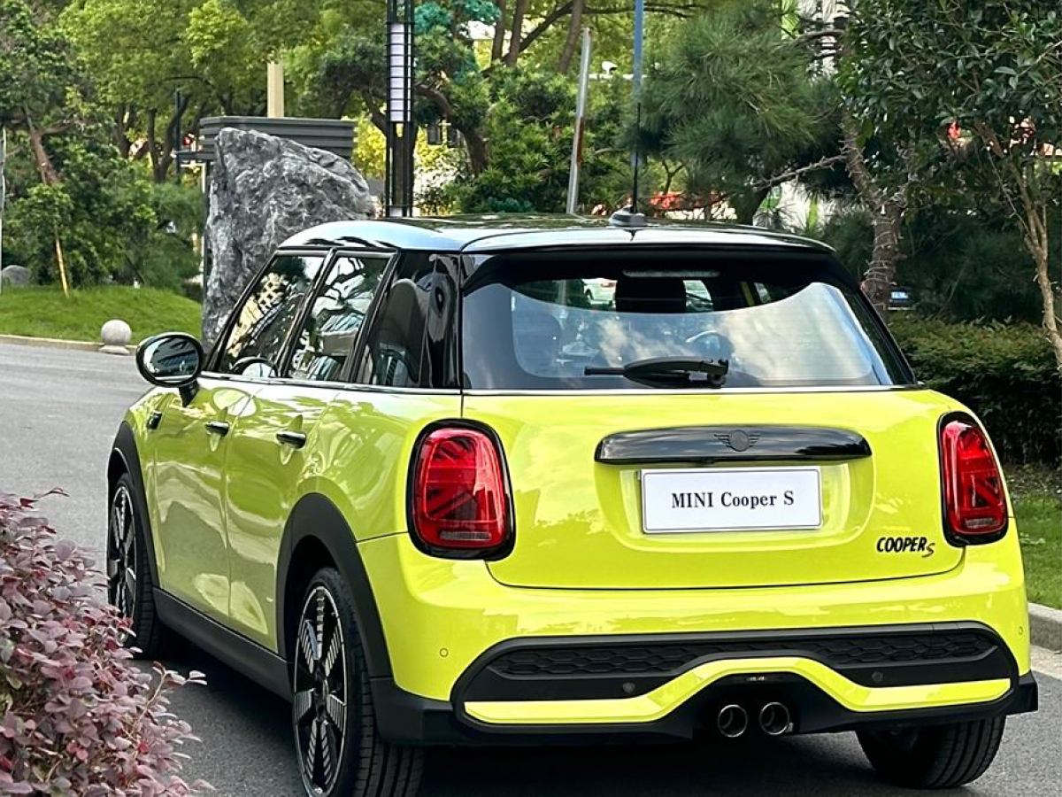 MINI MINI  2022款 改款 1.5T COOPER 藝術(shù)家圖片