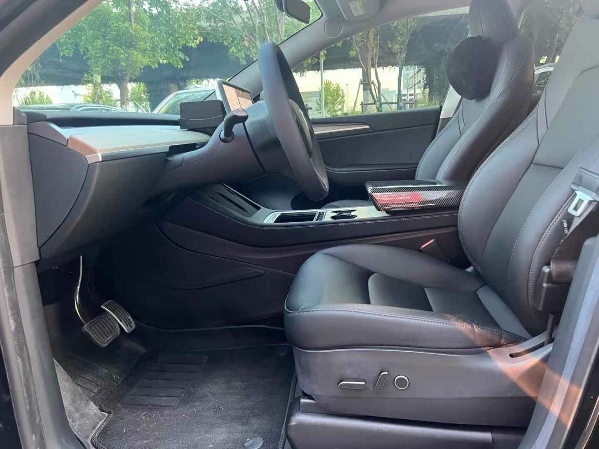 特斯拉 Model S  2023款 三電機(jī)全輪驅(qū)動(dòng) Plaid版圖片