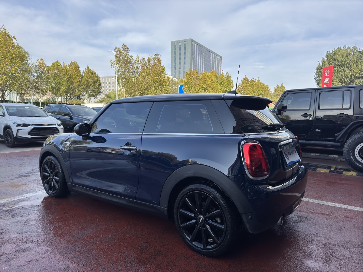 MINI COUNTRYMAN  2018款 1.5T COOPER 藝術家圖片