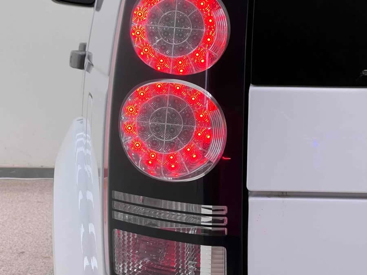 路虎 發(fā)現(xiàn)  2015款 3.0 V6 SC HSE圖片