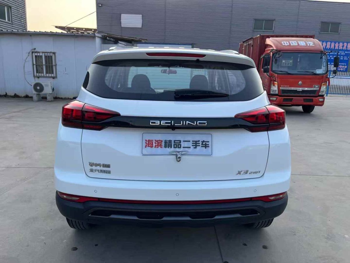北京 F40  2021款 2.0T 自動(dòng)魔方版圖片