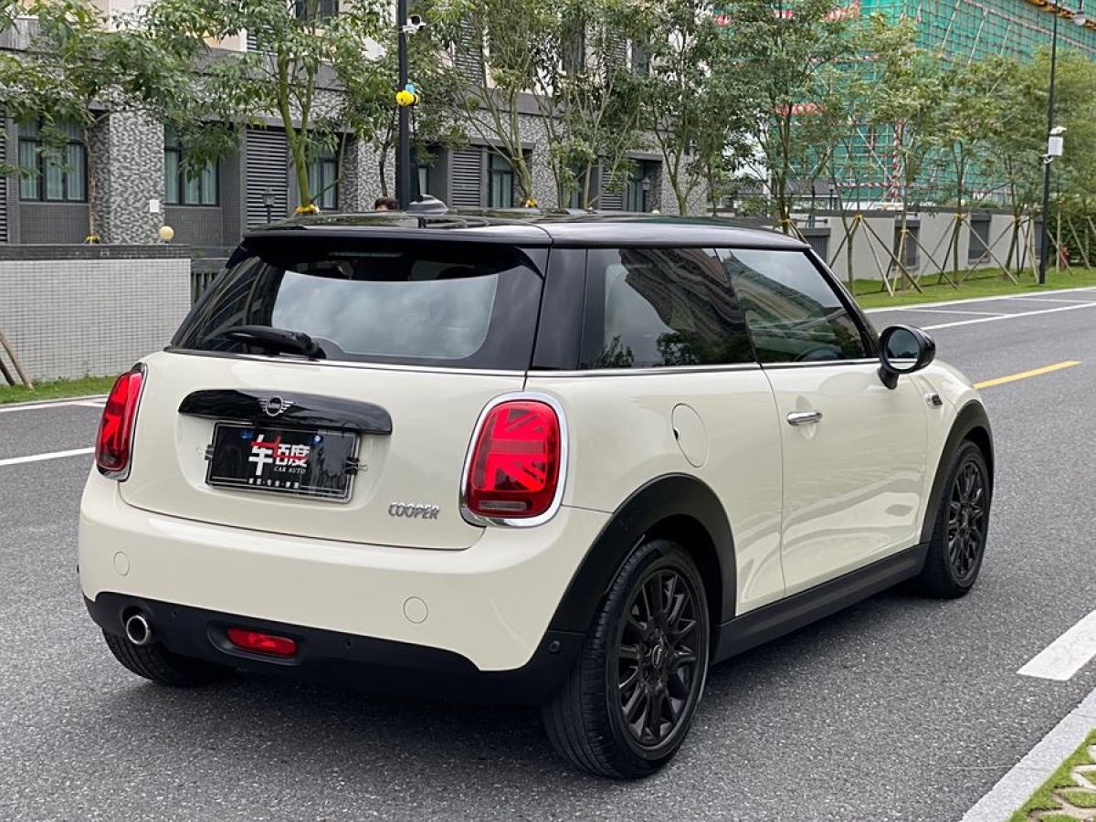 MINI COUNTRYMAN  2018款 1.5T COOPER 經(jīng)典派圖片