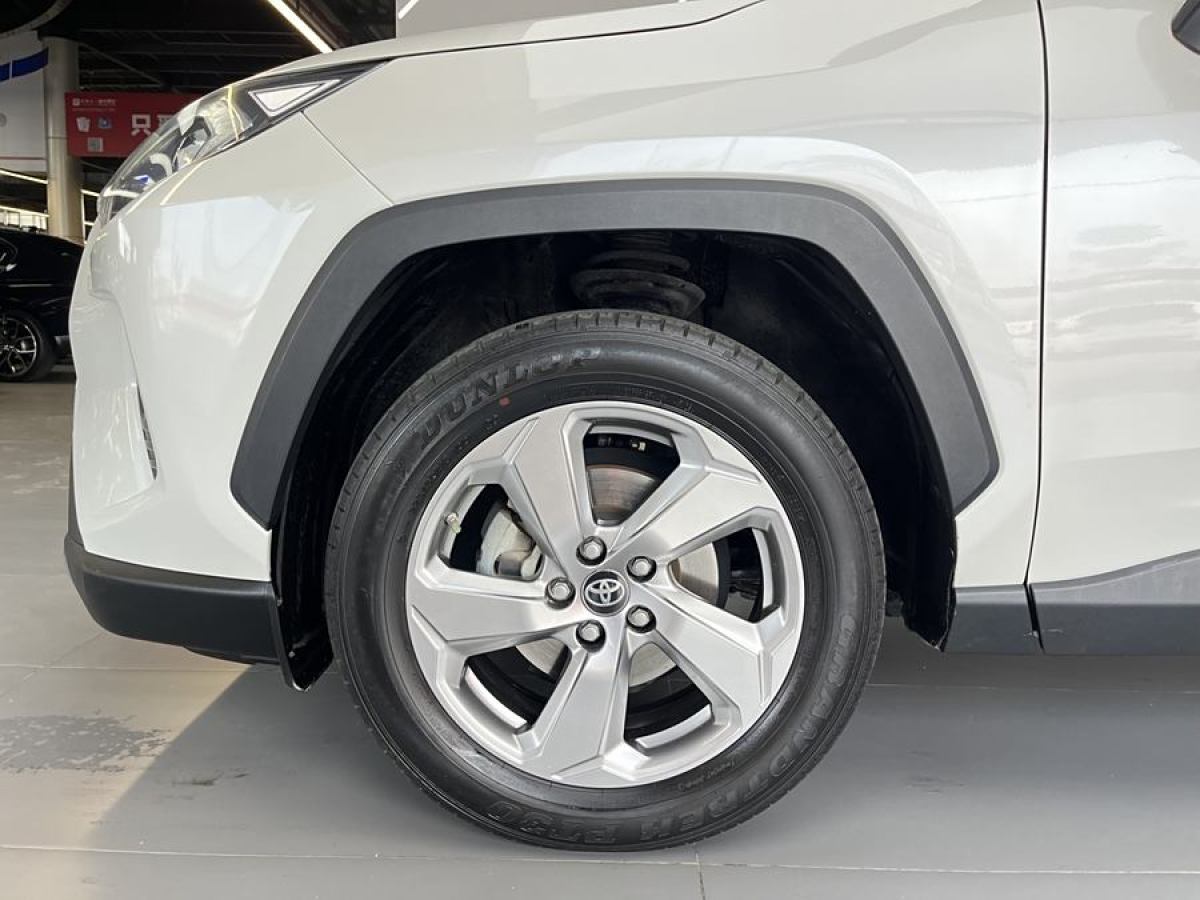 豐田 RAV4榮放  2020款 2.0L CVT兩驅(qū)風(fēng)尚版圖片