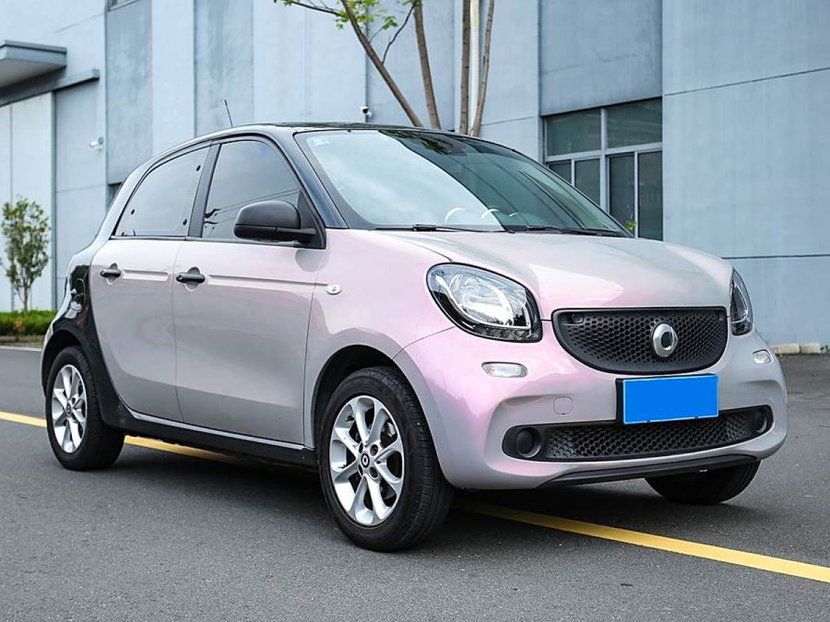 2018年1月smart forfour  2016款 1.0L 52千瓦靈動版