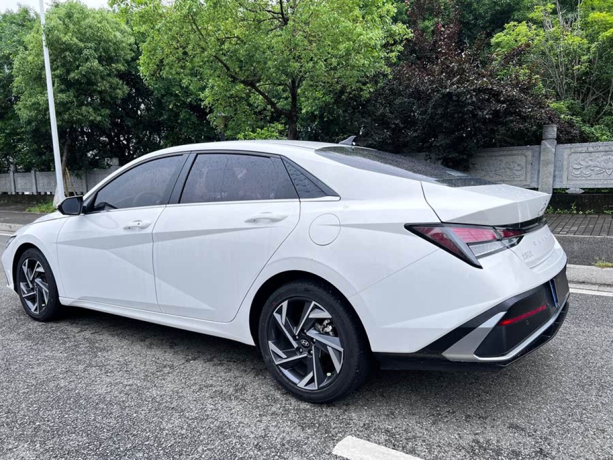 現(xiàn)代 伊蘭特  2023款 1.5L CVT GLX精英版圖片