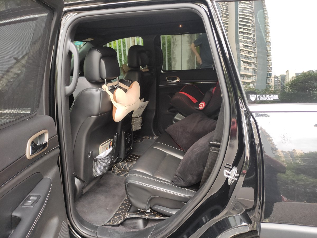 Jeep 大切諾基  2017款 3.6L 精英導(dǎo)航版圖片