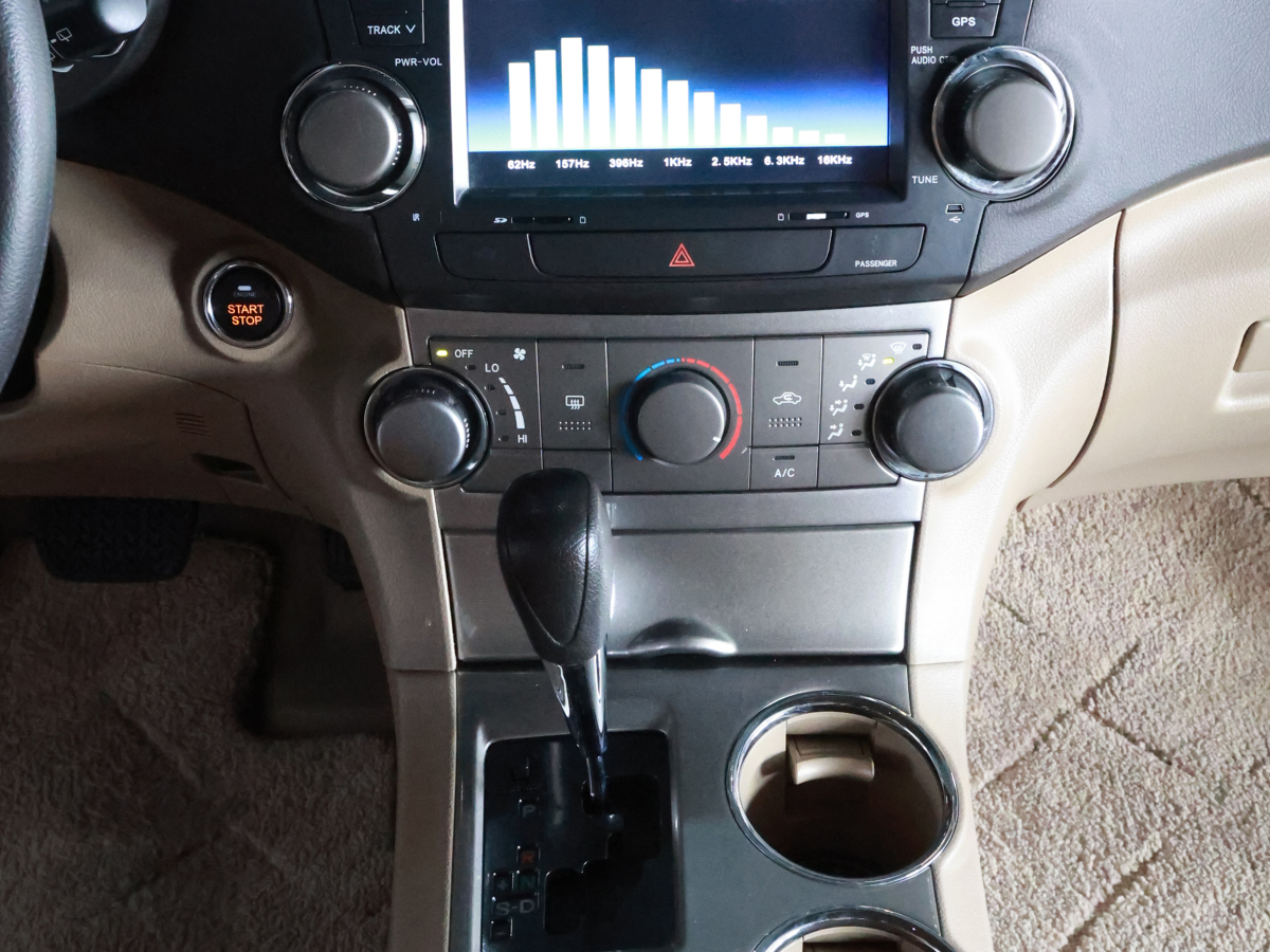 2013年3月丰田 汉兰达  2012款 2.7L 两驱5座精英版
