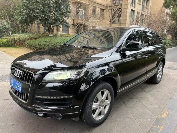 奥迪 奥迪Q7  2011款 3.0 TFSI 技术型(200kW)