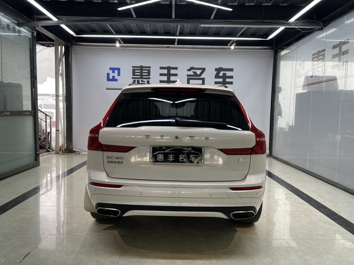 沃爾沃 XC60新能源  2021款 T8 E驅(qū)混動(dòng) 智遠(yuǎn)運(yùn)動(dòng)版圖片