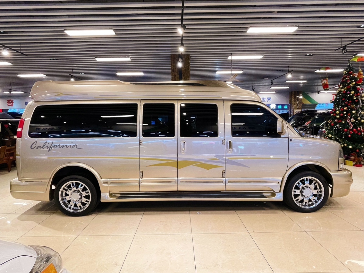 GMC SAVANA  2012款 6.0L 總裁級無隱私屏版圖片