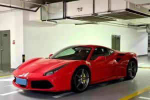 GTC4Lusso 法拉利 3.9T V8