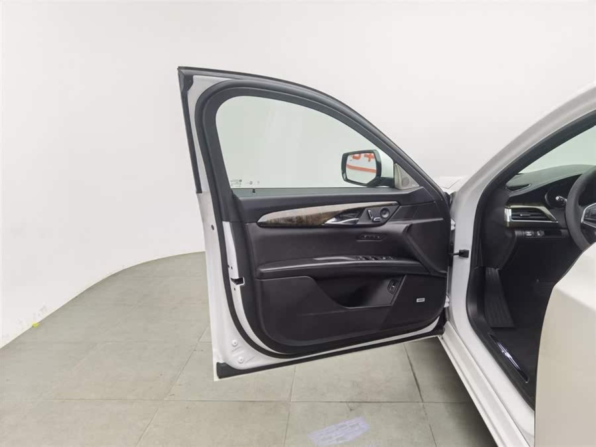 凱迪拉克 CT6  2017款 28T 豪華型圖片