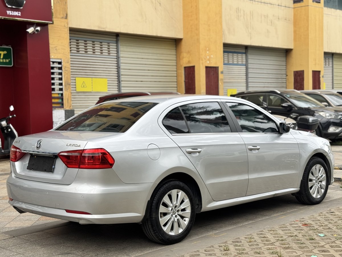 大眾 朗逸  2013款 改款經(jīng)典 1.6L 自動舒適版圖片