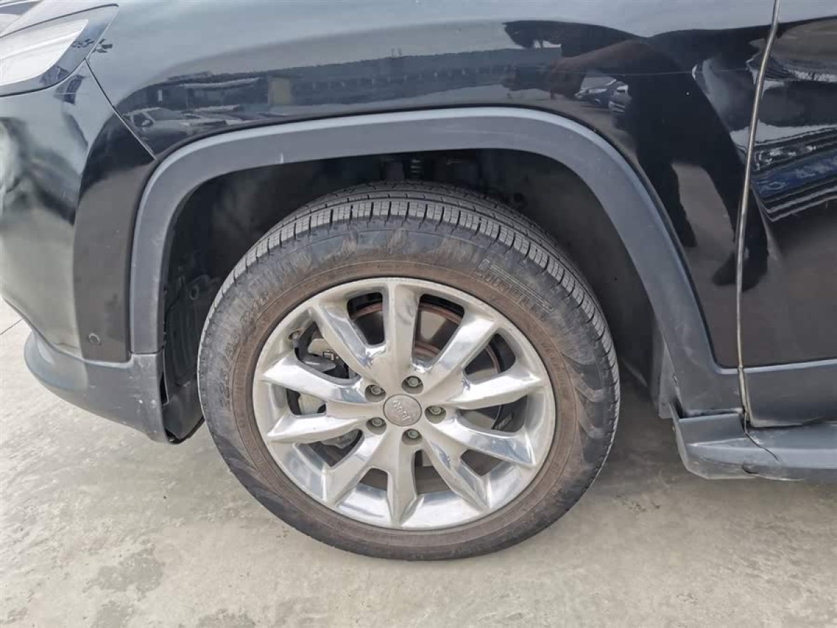 Jeep 自由光  2014款 2.4L 豪華版圖片