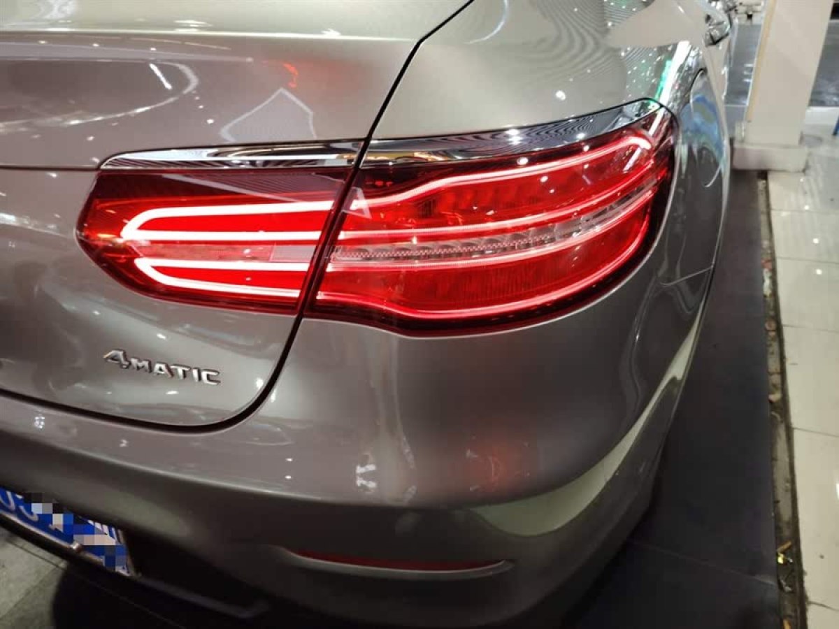奔馳 奔馳GLC  2023款 改款 GLC 300 4MATIC 轎跑SUV圖片