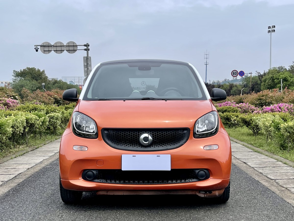 smart fortwo  2015款 1.0L 52千瓦硬顶灵动版图片