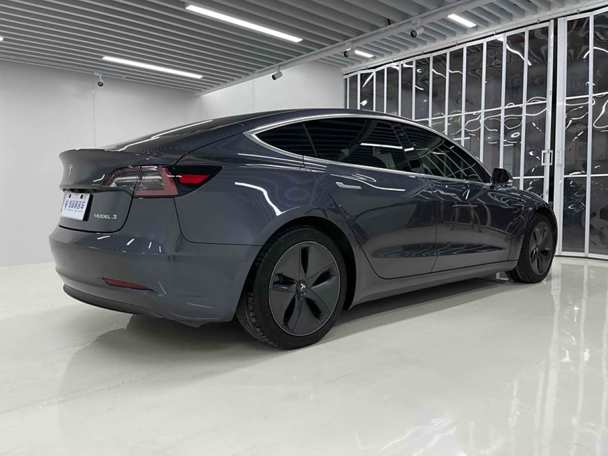 特斯拉 Model 3  2019款 標(biāo)準(zhǔn)續(xù)航后驅(qū)升級(jí)版圖片