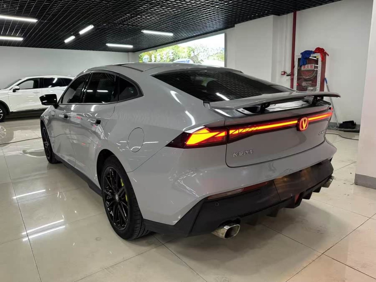 長(zhǎng)安 長(zhǎng)安UNI-V  2022款 1.5T 尊貴型圖片