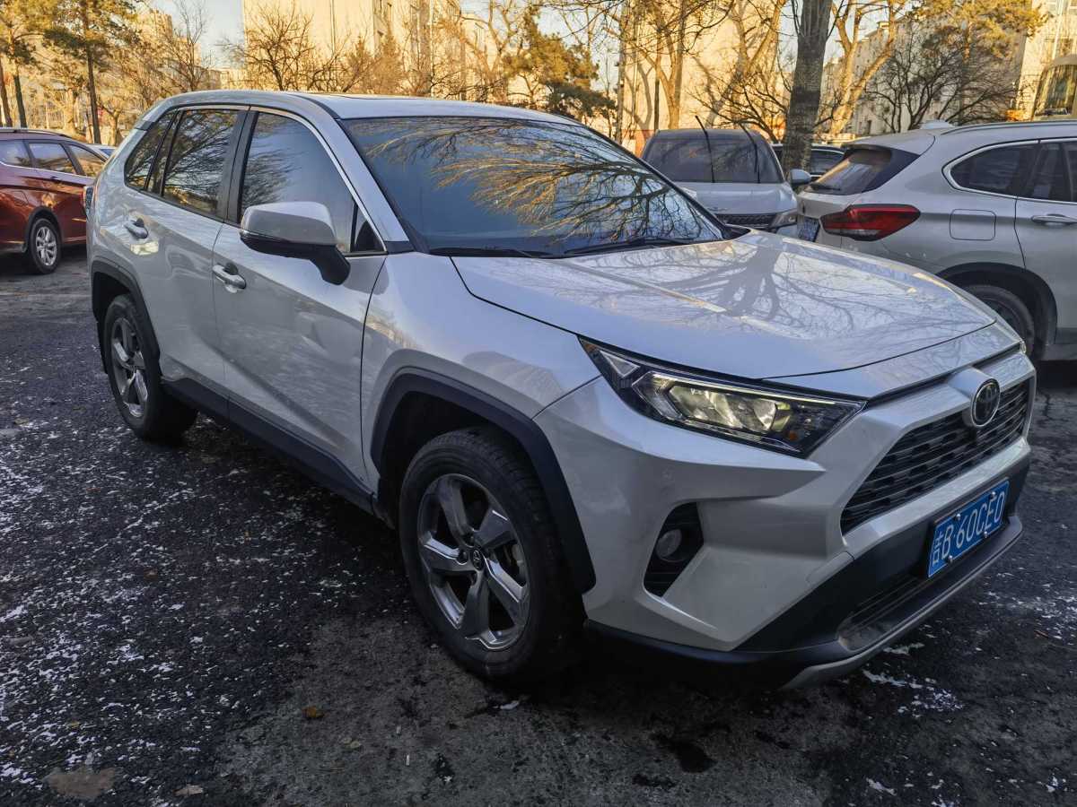 豐田 RAV4  2018款 榮放 2.0L CVT兩驅(qū)風(fēng)尚版圖片