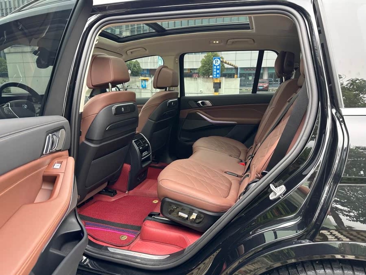 寶馬 寶馬X7  2023款 xDrive40i 領(lǐng)先型豪華套裝圖片